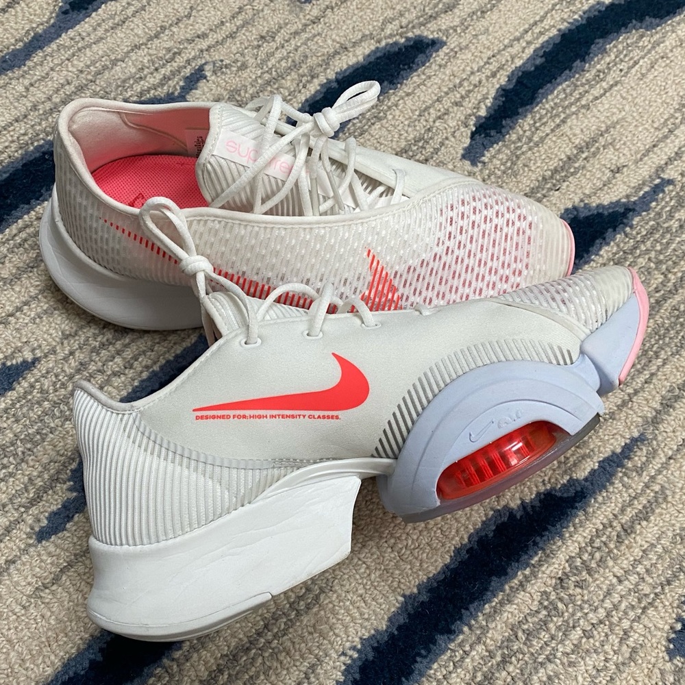 Nike Air Zoom SuperRep 2
Sneakers cu5925-100 Size 9.5 White Pink